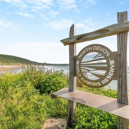 2 Middlecombe - Luxury Apartment At Byron Woolacombe, Only 4 Minute Walk To Woolacombe Beach! エクステリア 写真