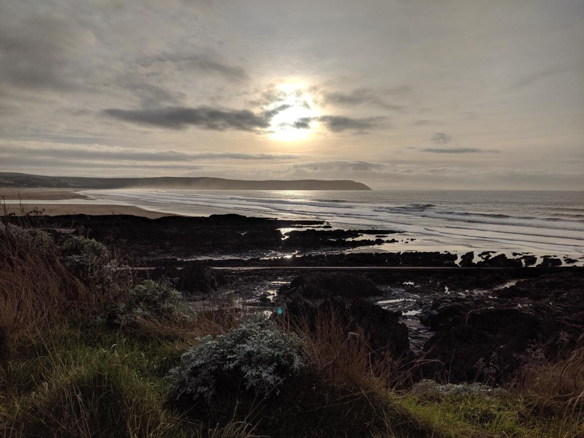 2 Middlecombe - Luxury Apartment At Byron Woolacombe, Only 4 Minute Walk To Woolacombe Beach! エクステリア 写真