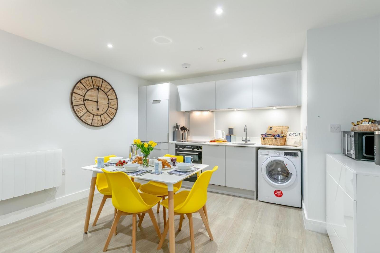 2 Middlecombe - Luxury Apartment At Byron Woolacombe, Only 4 Minute Walk To Woolacombe Beach! エクステリア 写真